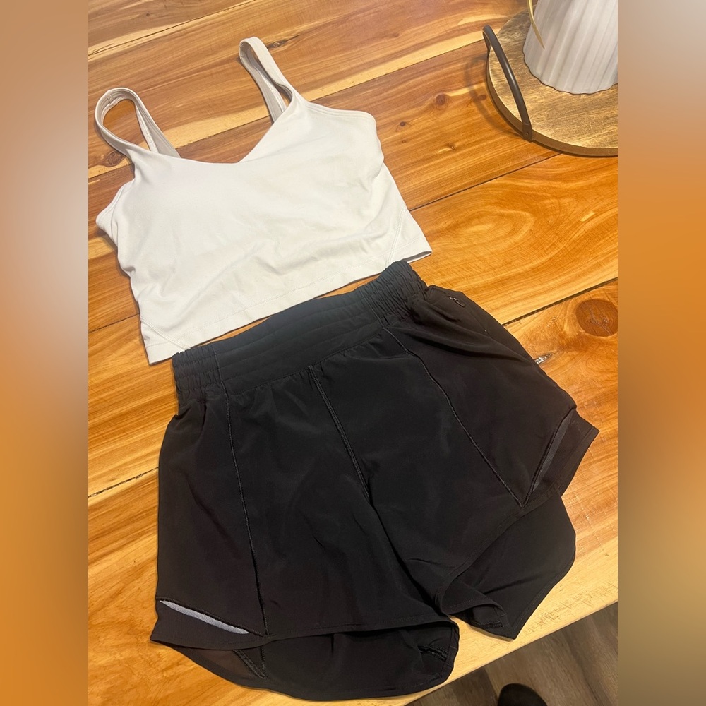 Lululemon Lot Of 2, Hotty Hot Shorts, Align Tank, Size 2/4 🤍🖤🤍🖤